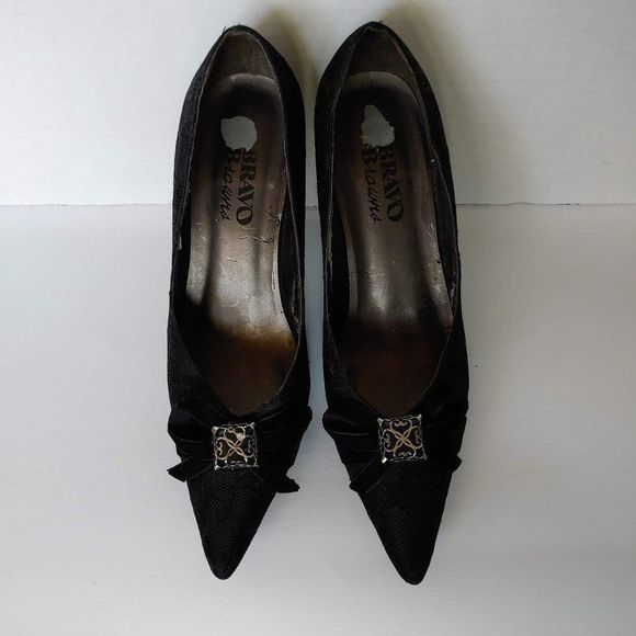 Bravo Brown Lacey Black Pointed Toe Shoes - Picture 1 of 7